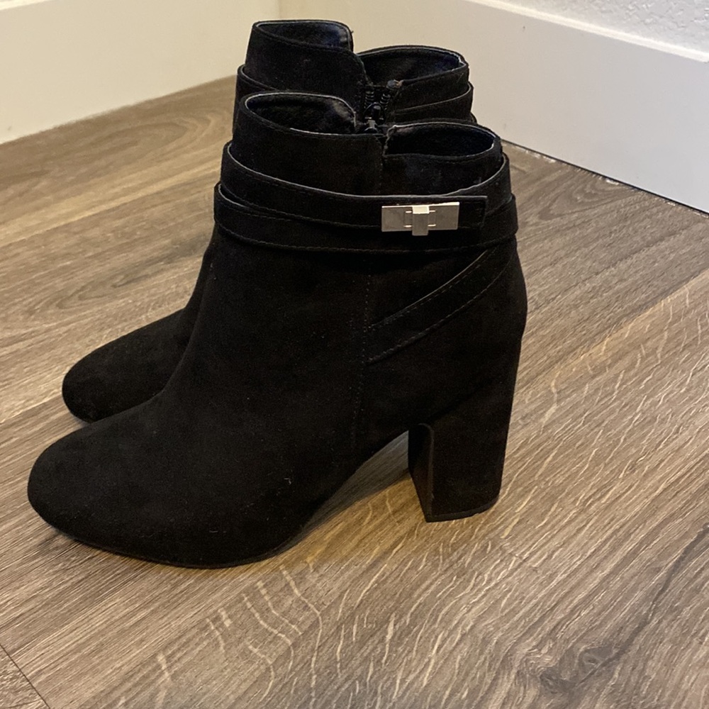 Black suede heeled boots - Picture 3 of 5